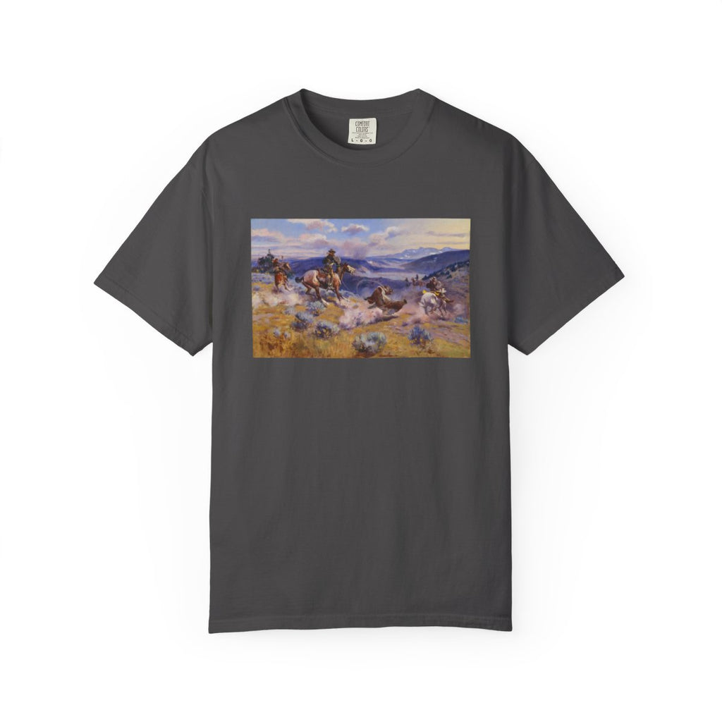 Gray T‑shirt featuring Charles Marion Russell’s Loops and Swift Horses Are Surer than Lead, showing cowboys with horses confronting a grizzly bear in a dynamic Western scene.
